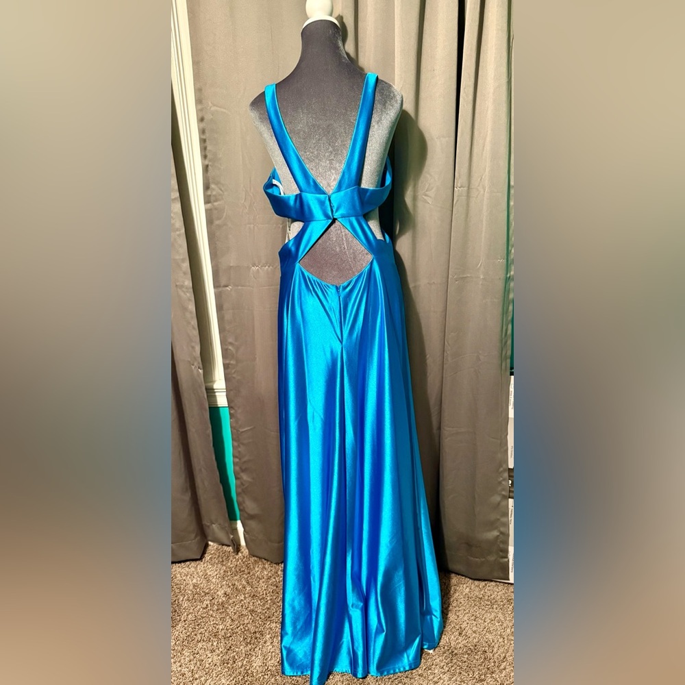 Elegant Blue Satin Evening Gown - Picture 6 of 14